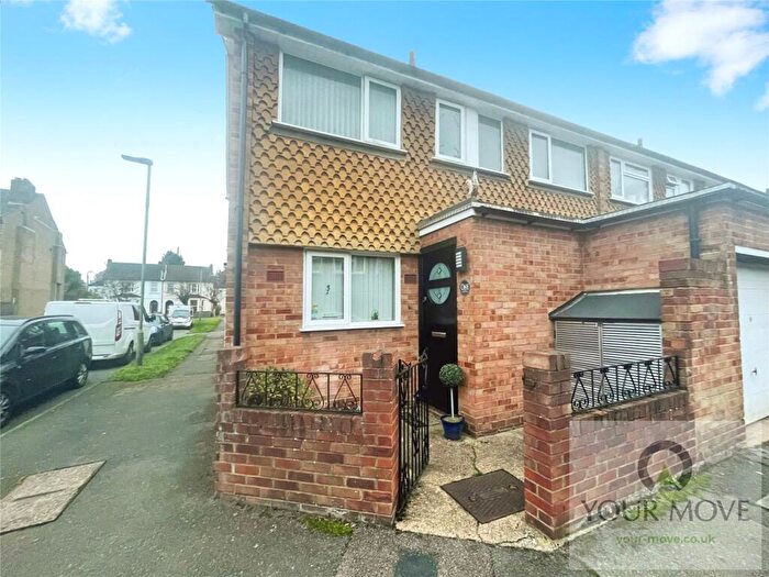 3 Bedroom End Of Terrace House For Sale In Thornsett Place, London, SE20