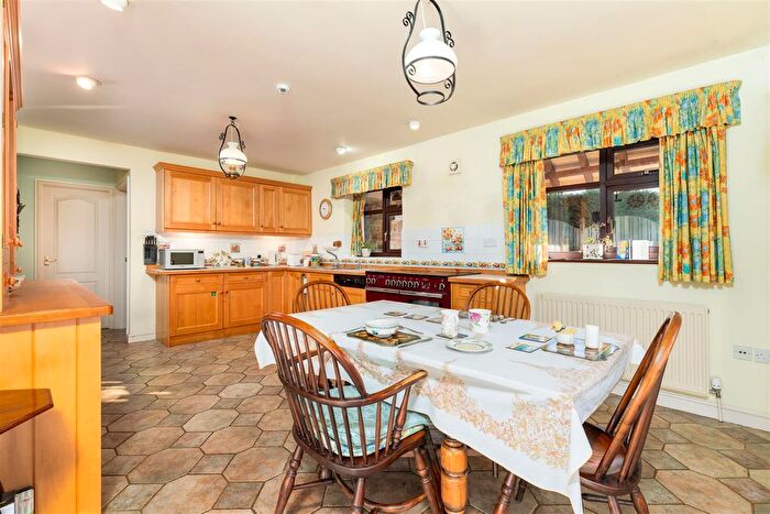 4 Bedroom Detached House For Sale In Manor Road, Adderbury, Banbury, OX17