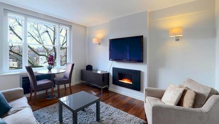 2 Bedroom Flat To Rent In Hill Street, Mayfair, London, W1J