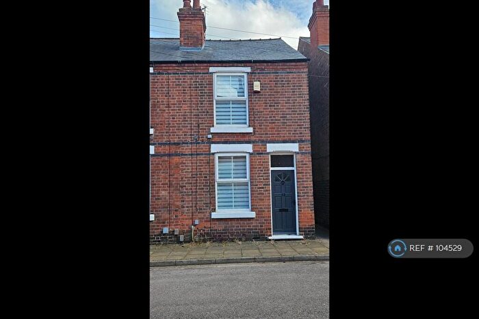 2 Bedroom End Of Terrace House To Rent In Highfield Grove, Nottingham, NG2