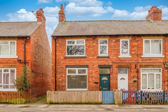 3 Bedroom Terraced House For Sale In Scott Road, Selby, YO8