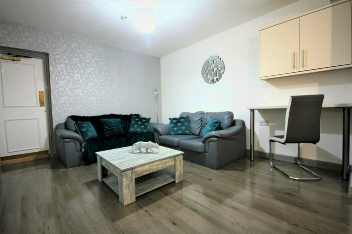 5 Bedroom Flat To Rent In Adelphi Street, Preston, PR1