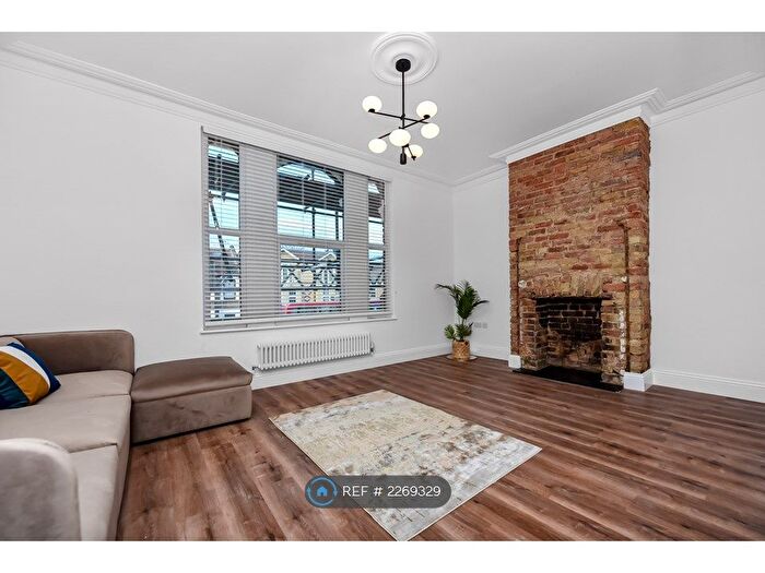 2 Bedroom Maisonette To Rent In Lea Bridge Road, London, E10