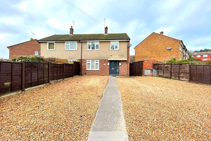 3 Bedroom Semi Detached House For Sale In Miles Road, Ash, Aldershot, Surrey, GU12