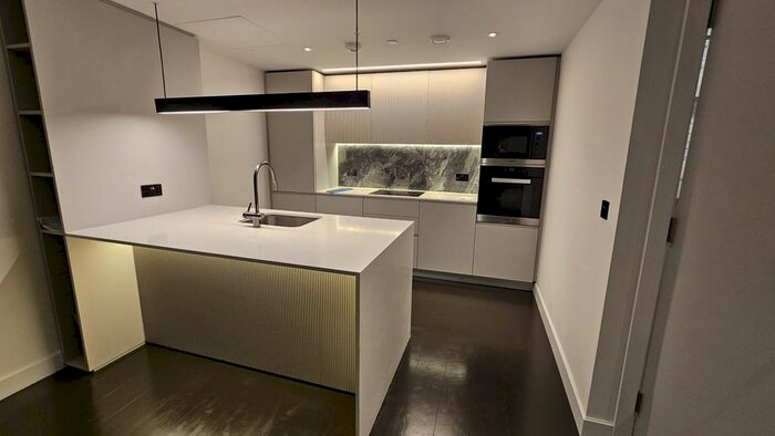 2 Bedroom Flat To Rent In Fountain Park Way, London, W12