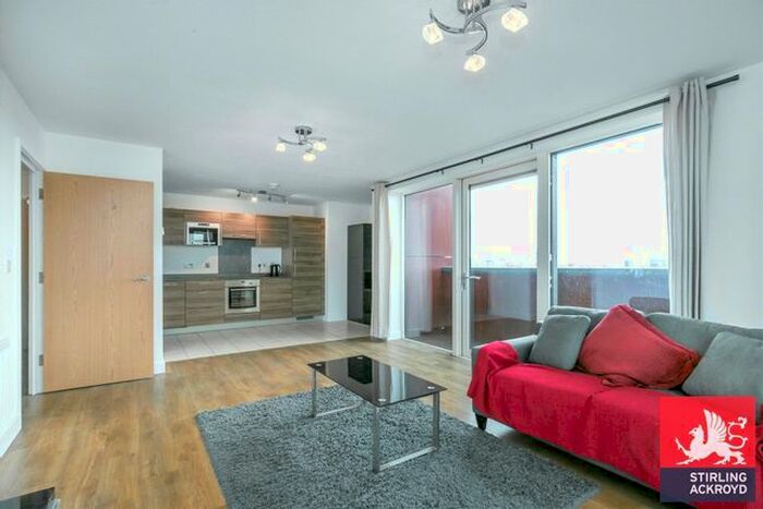 3 Bedroom Flat To Rent In Gaumont Tower, Dalston Square, London E8