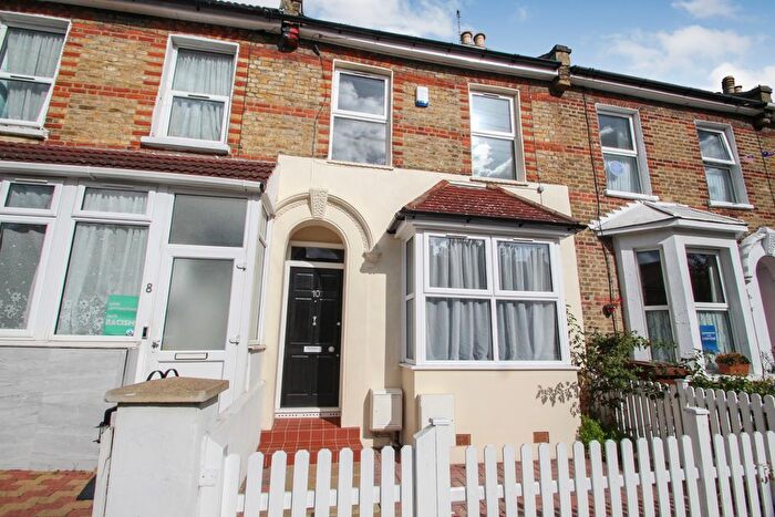 3 Bedroom Terraced House To Rent In Michael Road, Leytonstone, London, E11