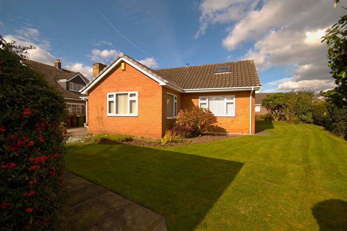 2 Bedroom Detached Bungalow For Sale In Holgate Road, Pontefract, WF8