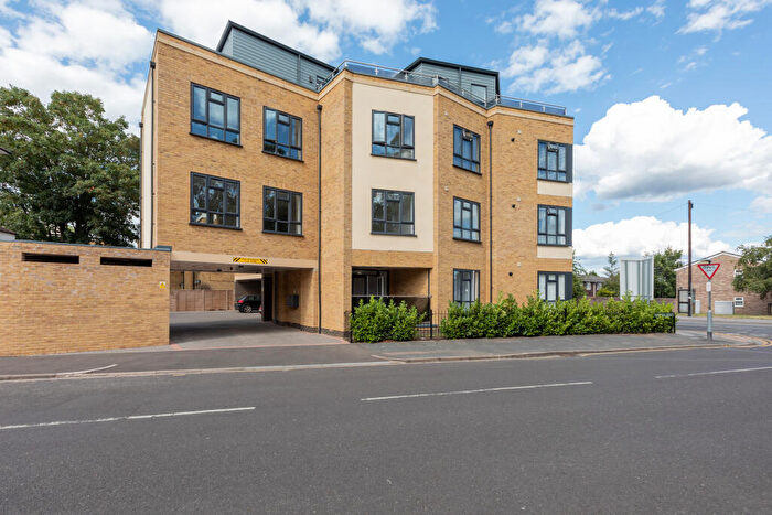 2 Bedroom Flat For Sale In Cookham Road, Maidenhead, SL6
