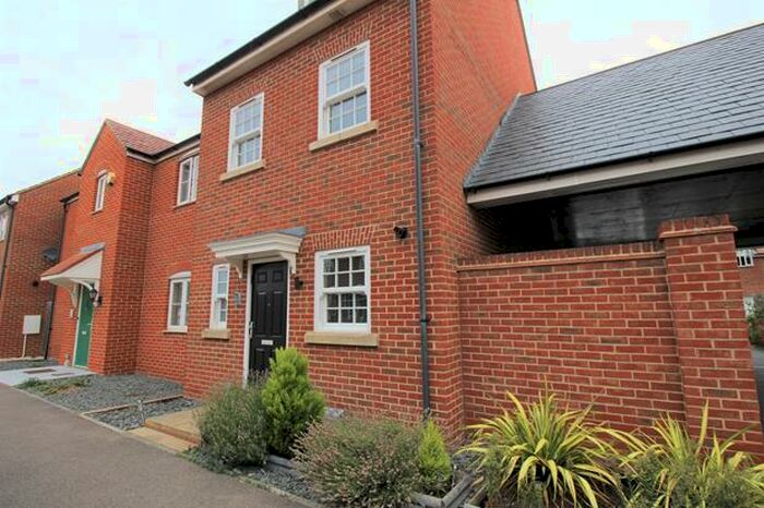 3 Bedroom Semi-Detached House To Rent In Brooklands Avenue, Wixams, Mk, MK42