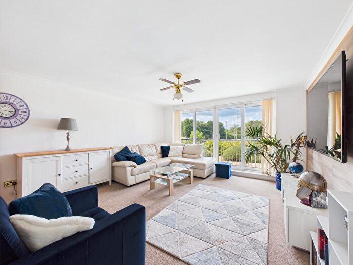 2 Bedroom Flat For Sale In Milford Court, Gosport, PO12