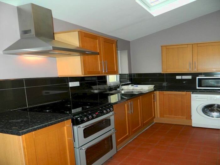 2 Bedroom Property To Rent In Harriet Street, Cathays, Cardiff, CF24