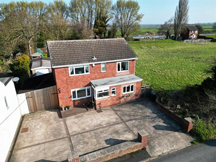 4 Bedroom Detached House For Sale In Ings Lane, Beal, Goole, DN14