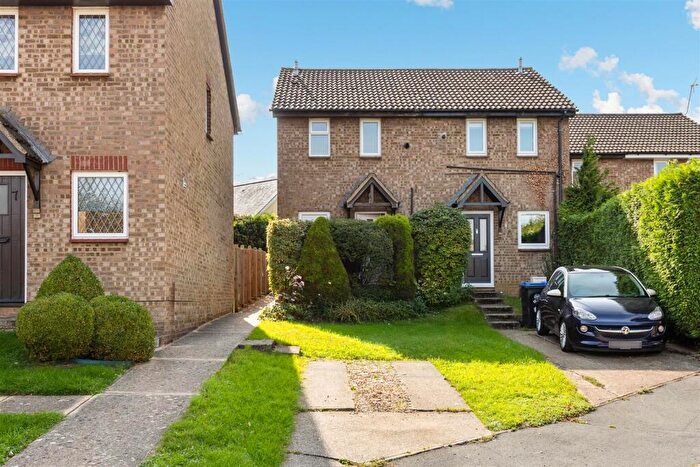 2 Bedroom End Of Terrace House For Sale In Burns Close, Hitchin, SG4