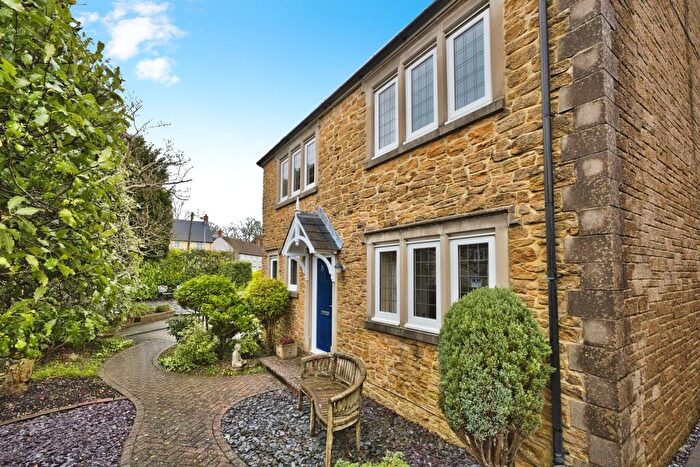 4 Bedroom Detached House For Sale In Redwood Close, Beaminster, DT8