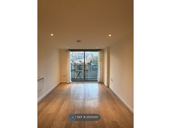 2 Bedroom Flat To Rent In Madison Building, London, SE10