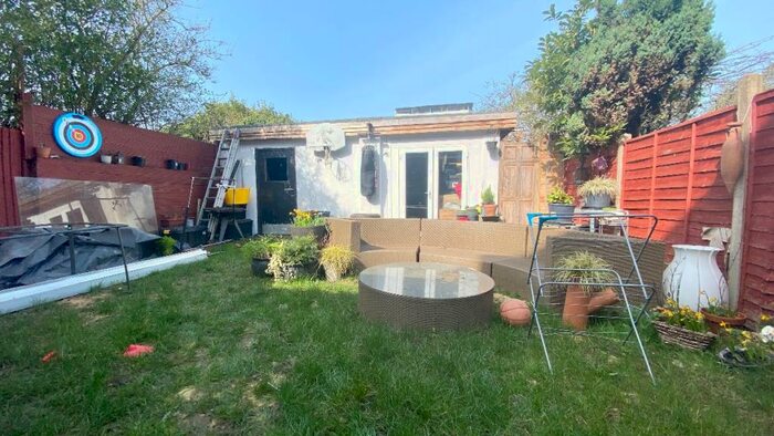 4 Bedroom Detached House To Rent In The Vale, London, NW11