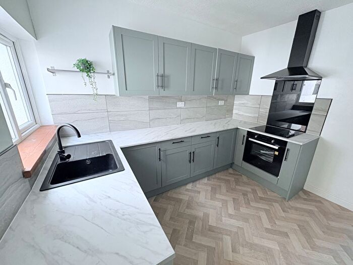 2 Bedroom End Terrace House To Rent In Barnsley Street, HU8