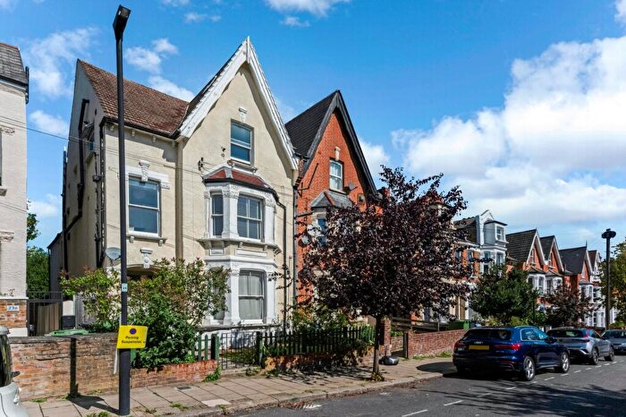 2 Bedroom Flat For Sale In Deronda Road, Herne Hill, SE24