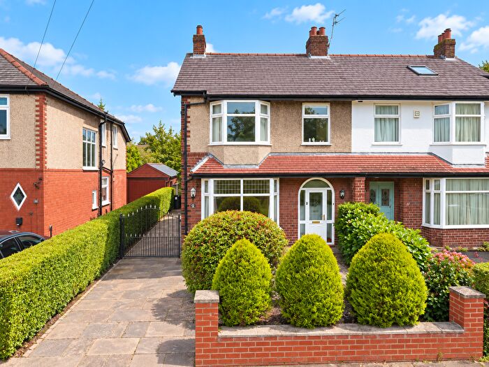 3 Bedroom Semi-Detached House For Sale In Woodland Grove, Penwortham, Preston, PR1