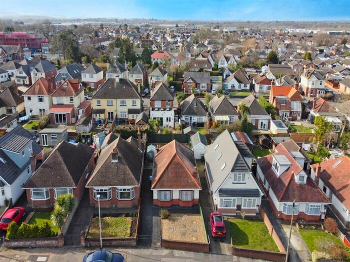 3 Bedroom Bungalow To Rent In Brampton Road, , Oakdale, BH15