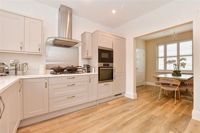 4 Bedroom Detached House For Sale In Merlin Avenue, Whitfield, Dover, Kent, CT16