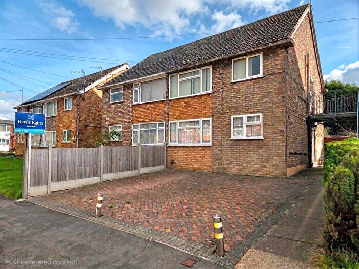 2 Bedroom Maisonette For Sale In Fieldview Close, Exhall, Coventry, Warwickshire, CV7