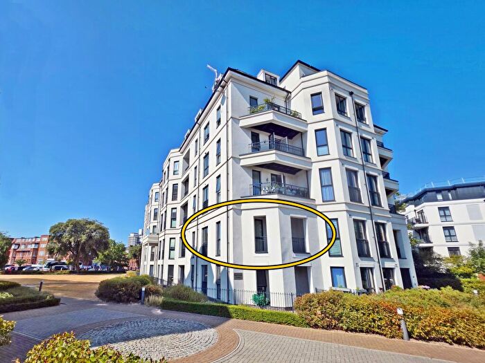 1 Bedroom Apartment For Sale In Hawthorne Court, West Cliff Road, Bournemouth, Dorset, BH2