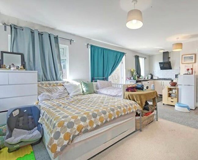 Studio To Rent In Harbourer Close, Ilford, IG6