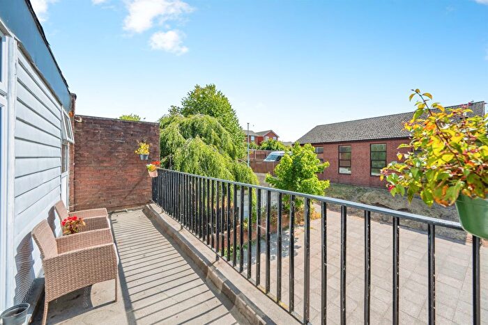 3 Bedroom Maisonette For Sale In Fernwood Drive, Rugeley, WS15