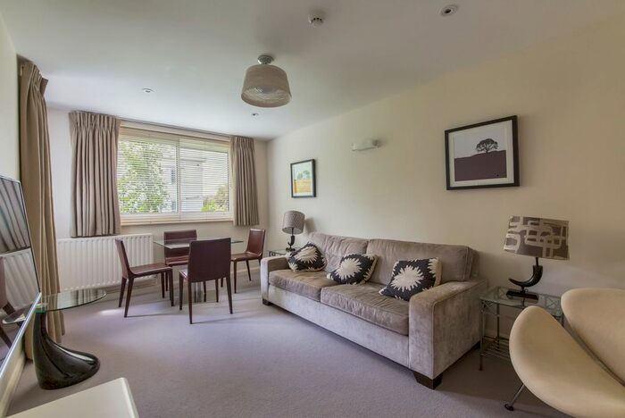 2 Bedroom Flat To Rent In Notting Hill Gate, Gate Hill Court, W11
