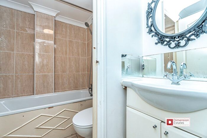 2 Bedroom Flat To Rent In Moresby Road, Upper Clapton, Hackney, E5