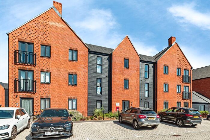 2 Bedroom Flat For Sale In Copper Place, Basingstoke, RG23