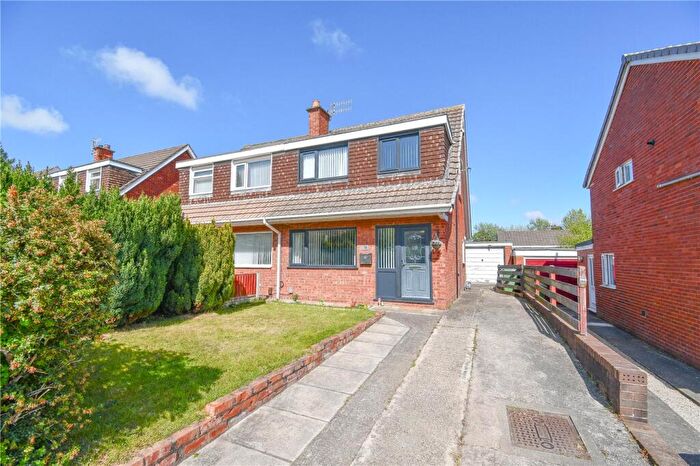 3 Bedroom Semi-Detached House For Sale In Farndon Way, Prenton, Wirral, CH43