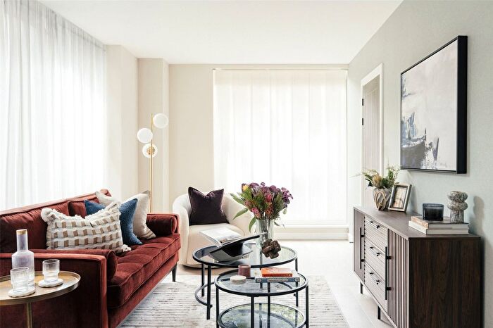 1 Bedroom Flat For Sale In Chiswick High Road, London, W4