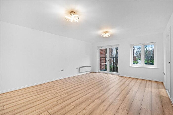 2 Bedroom Apartment For Sale In Lordship Lane, East Dulwich, London, SE22