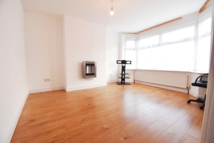 3 Bedroom Semi Detached House To Rent In Dovedale Avenue, Coventry, CV6