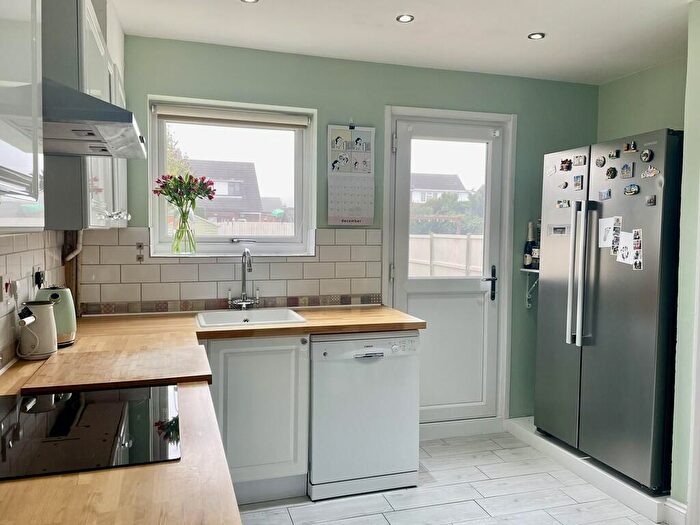 3 Bedroom Terraced House For Sale In The Rowlands, Biggleswade, SG18