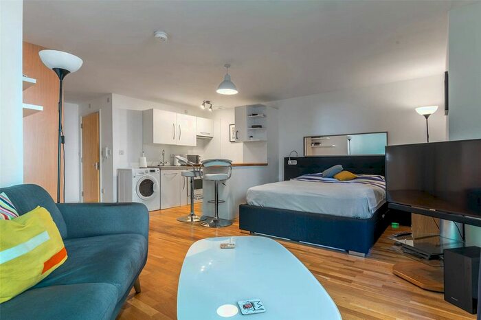 Studio To Rent In Hanover House, St. George Wharf, London, SW8