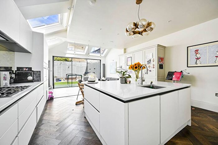 4 Bedroom Property To Rent In Gowan Avenue, Fulham, London, SW6