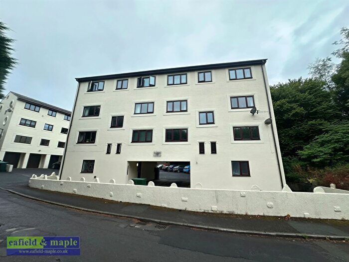 2 Bedroom Flat For Sale In Sizehouse Village, Rossendale., BB4