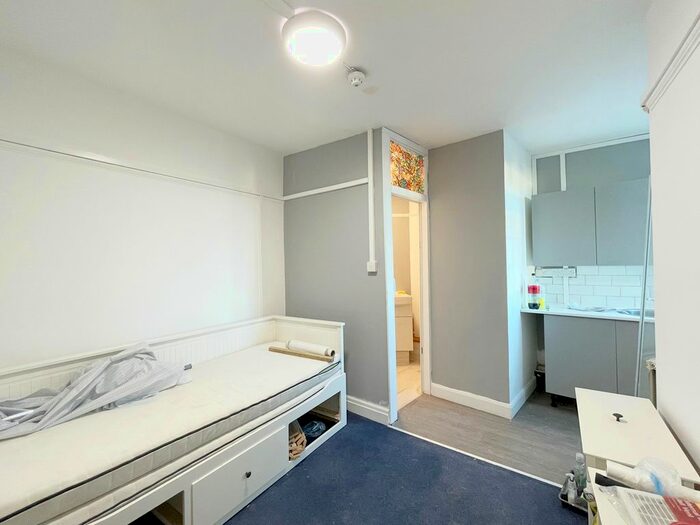 Studio To Rent In Tudor Way, Southgate, London, N14