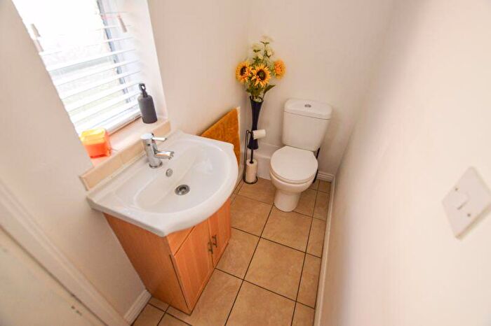 3 Bedroom End Of Terrace House For Sale In Grosvenor Place, NE24
