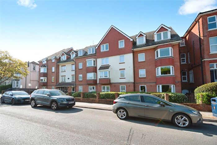 1 Bedroom Flat For Sale In Granada Road, Southsea, Hampshire, PO4