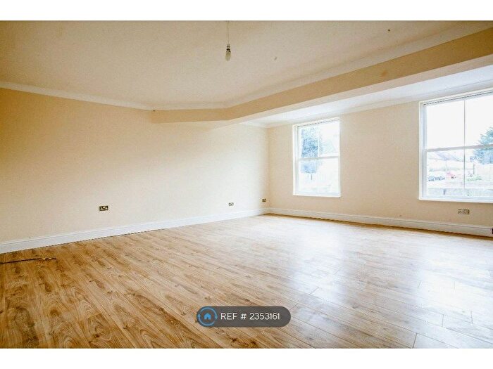 4 Bedroom Detached House To Rent In Kitchener Avenue, Kent, DA12
