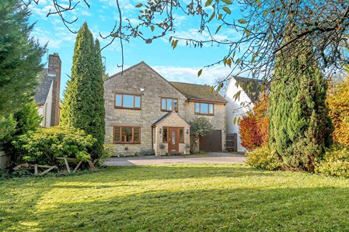 4 Bedroom Detached House For Sale In Burford Road, Chipping Norton, OX7