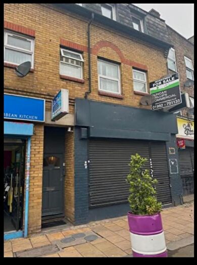2 Bedroom Flat To Rent In Station Road, Walthamstow, E17