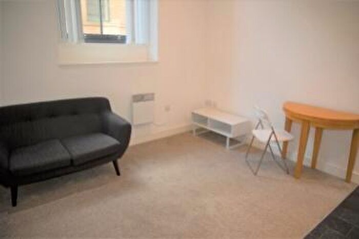 1 Bedroom Flat To Rent In Law Russell House, Vicar Lane, Bradford, West Yorkshire, BD1