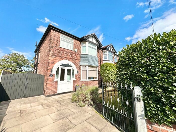 3 Bedroom Semi-Detached House For Sale In Dumber Lane, Sale, Greater Manchester, M33
