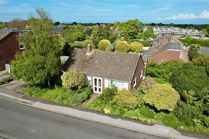 2 Bedroom Detached Bungalow For Sale In White Wood Road, Eastry, Sandwich, CT13